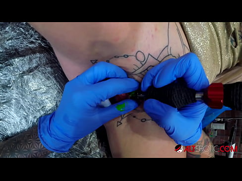 ❤️ Extremt tatuerade snyggingen Sully Savage fick en tatuering på sin klitoris ☑ Porno fb at us sv.sitevox.top